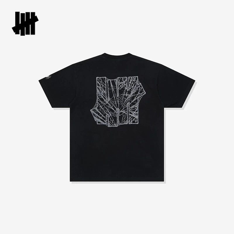 Streetwear Brand Undefeated - T-shirt unisex a maniche corte, modello