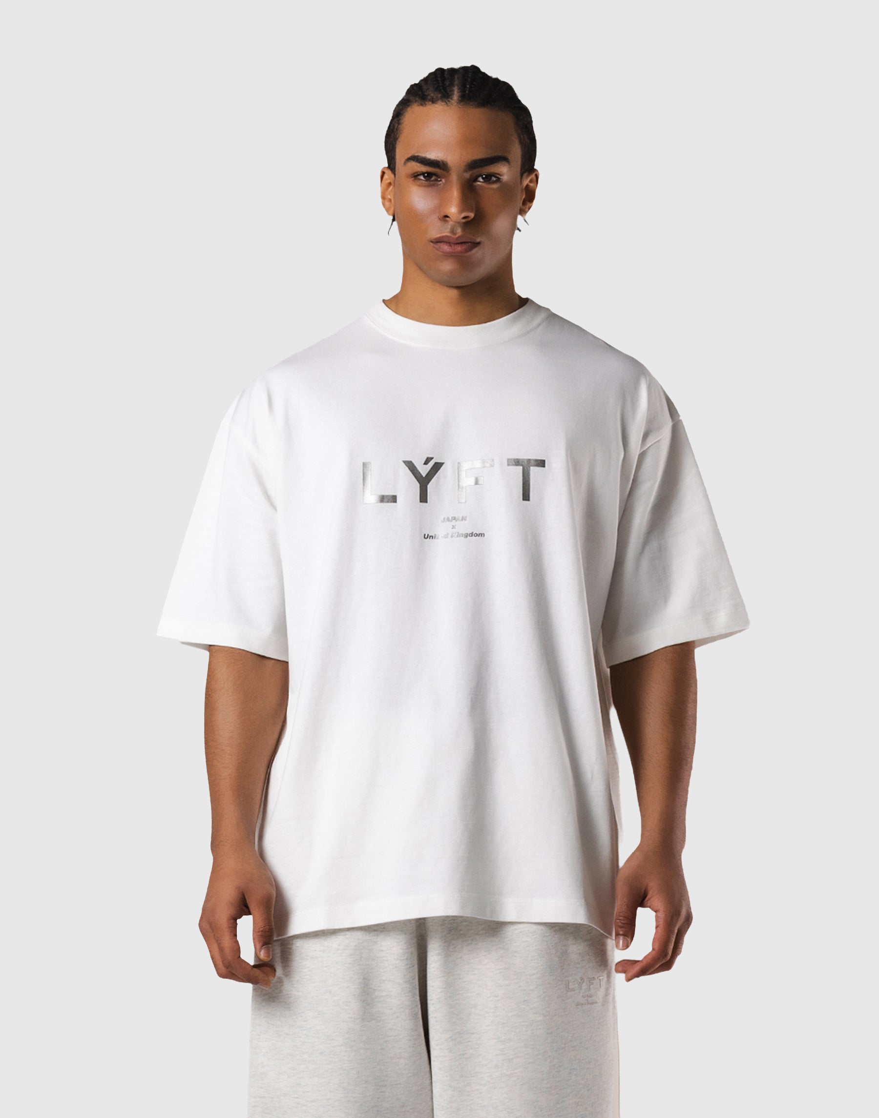 Streetwear Brands Logo - T-shirt grafica bianca con logo classico,
