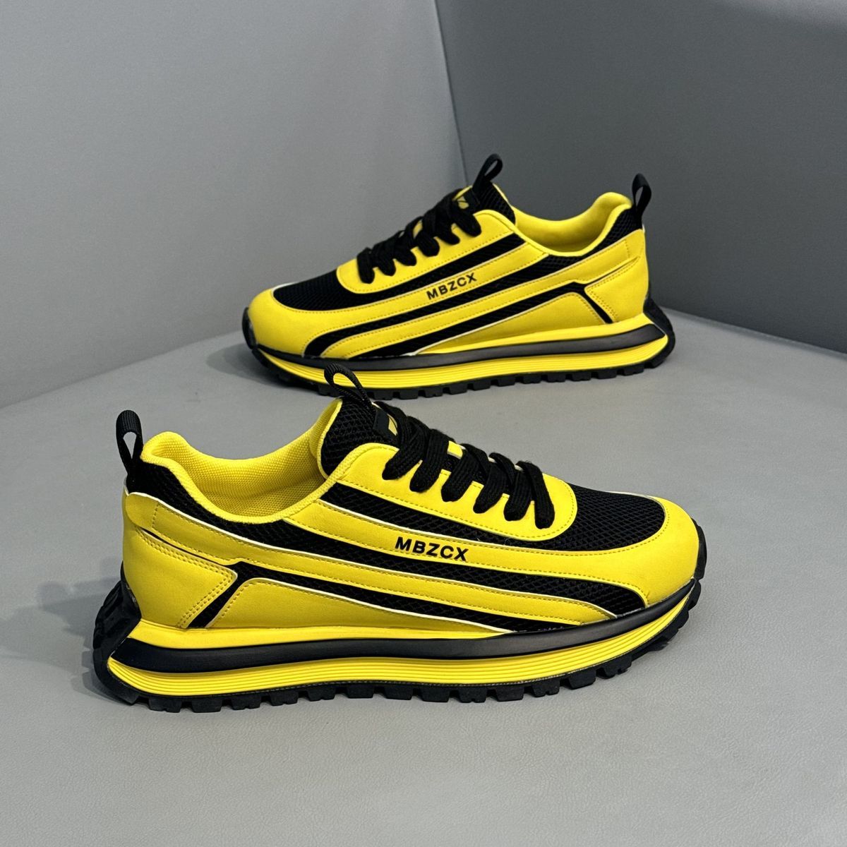 Scarpe da Corsa Traspiranti in - Streetwear Brand Luxury recensione e prezzo