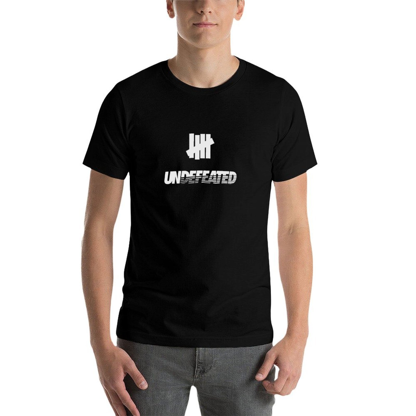 T-shirt essenziale di un march - Streetwear Brand Undefeated recensione e prezzo